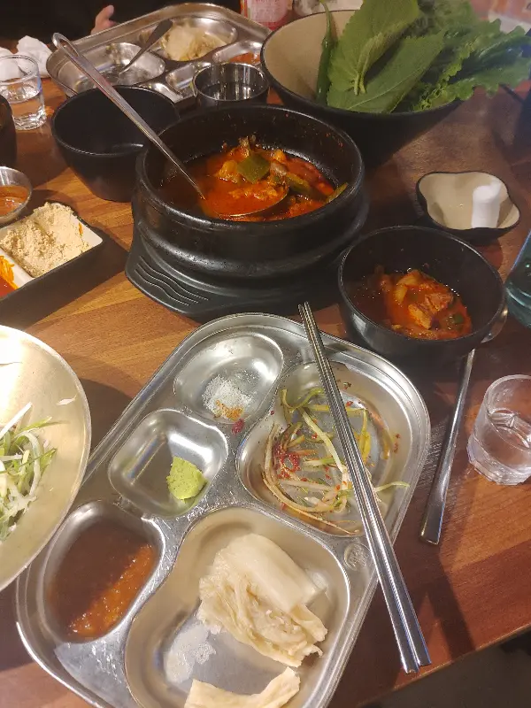 푸짐한 해물 된장찌개