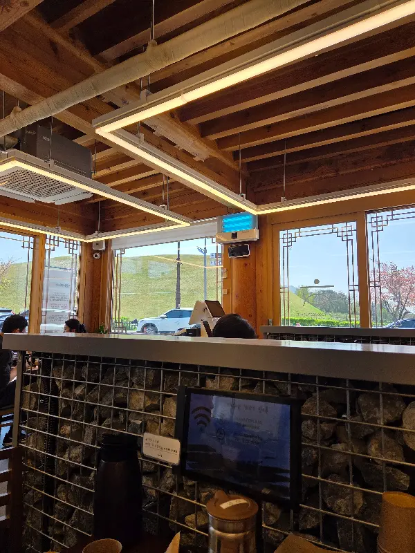 한다솥 경주점 내부