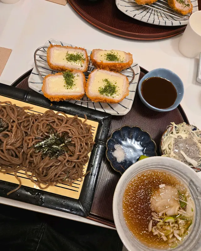 치즈가 듬뿍 들어간 치즈 돈까스