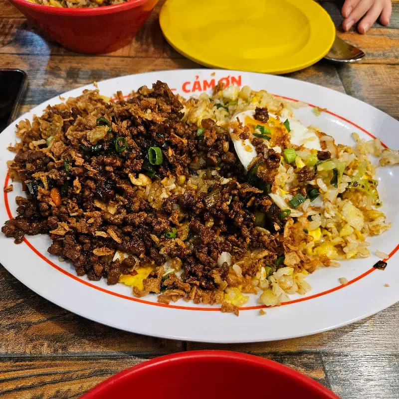 푸짐한 양을 자랑하는 볶음밥