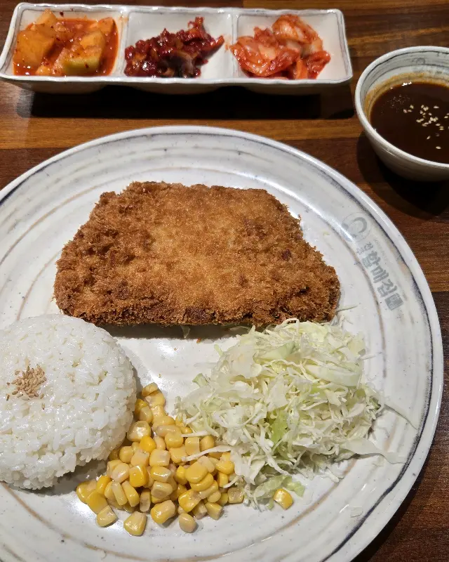 돈까스와 깍두기