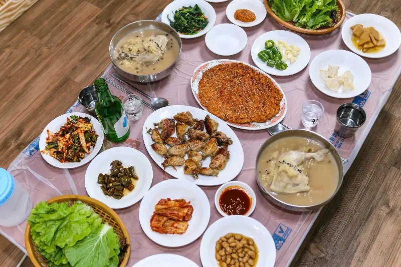 닭 요리 한 상 차림