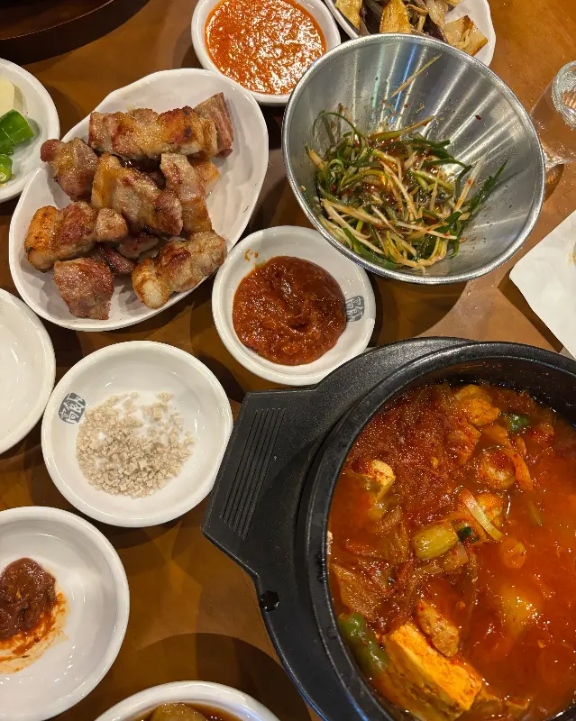 고반식당 한상차림