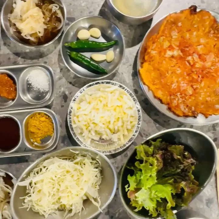 다양한 곁들임 메뉴