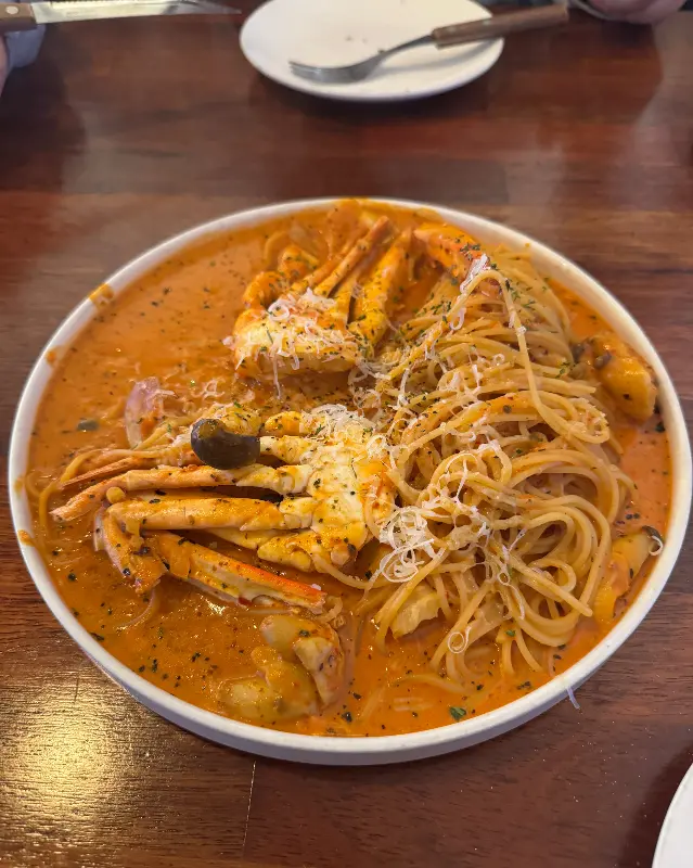 게 한 마리가 통째로 들어간 파스타