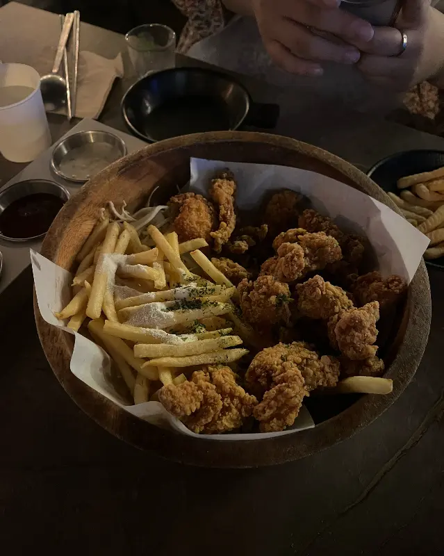 치킨과 감자튀김