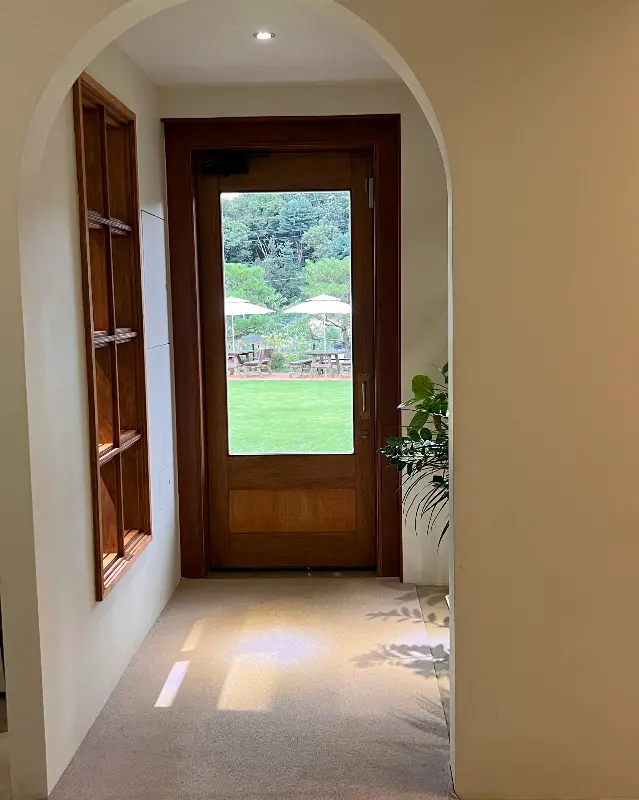 가채리504로 향하는 아치형 입구