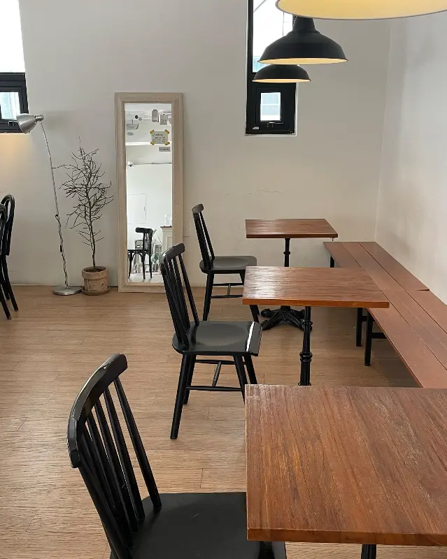 카페 내부 전경