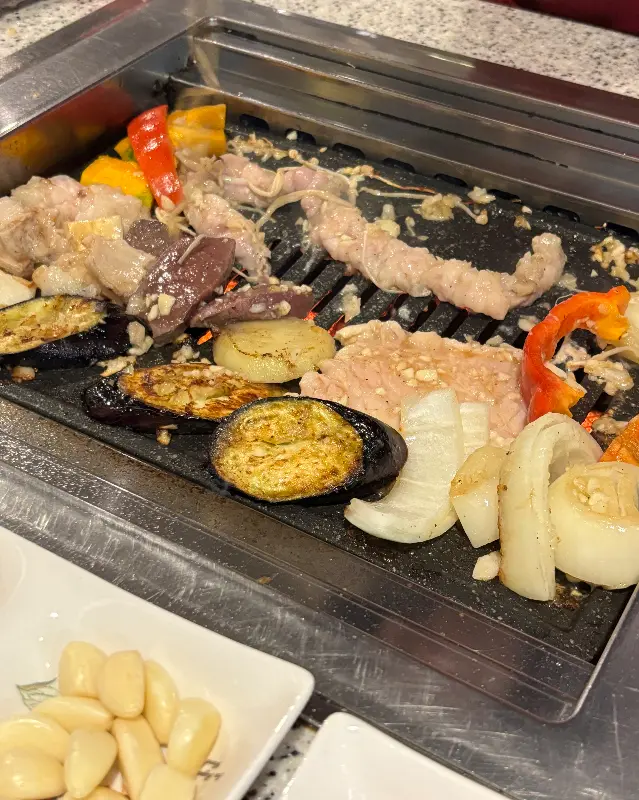 다채로운 구성의 모듬 양곱창