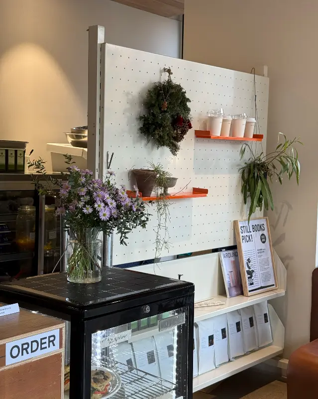 카페 내부 인테리어