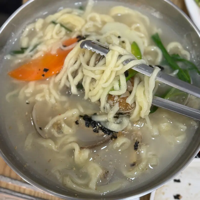 바지락 칼국수의 모습