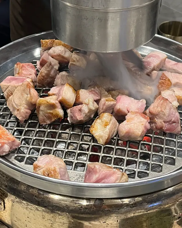 숯불 위에서 익어가는 꼬들살