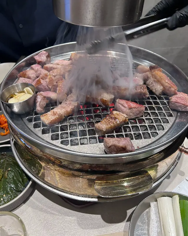 정갈한 밑반찬과 꼬들살