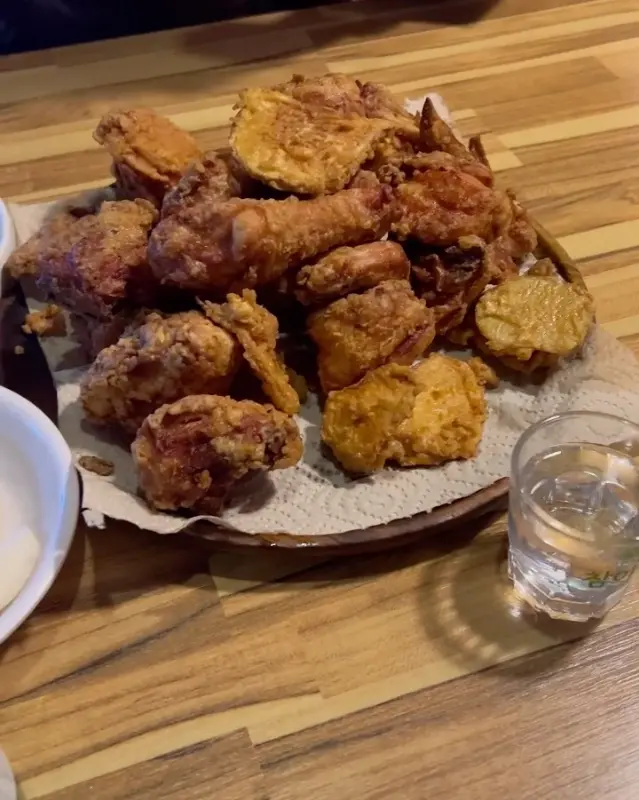 푸짐한 모듬 치킨