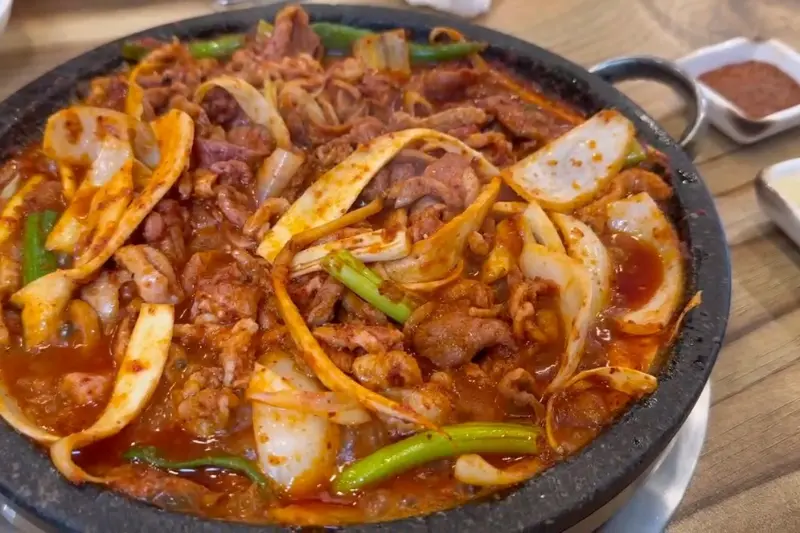 오리 주물럭 한 상 차림