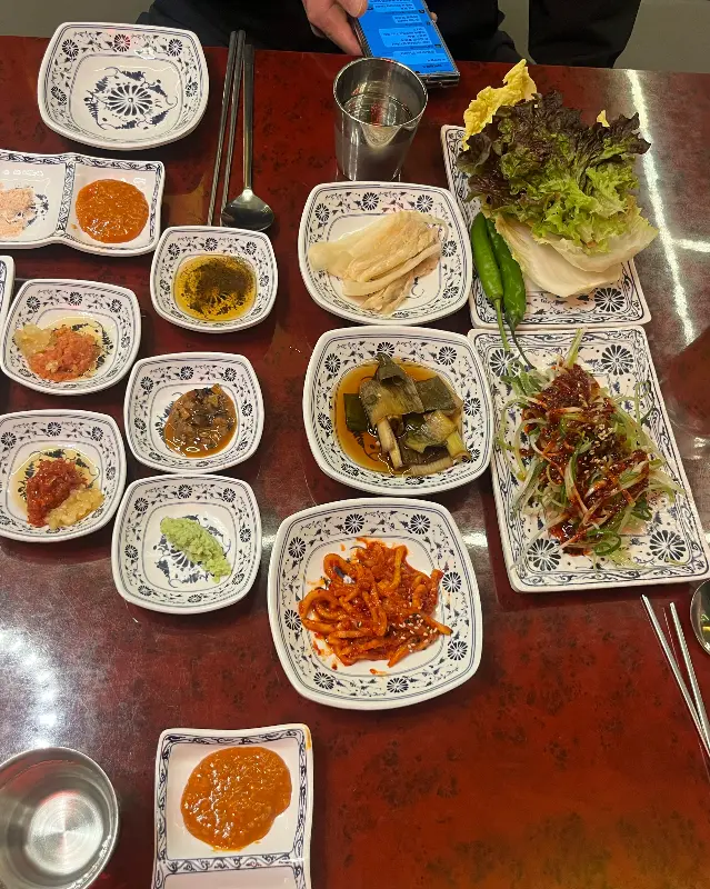 다양한 곁들임 메뉴들