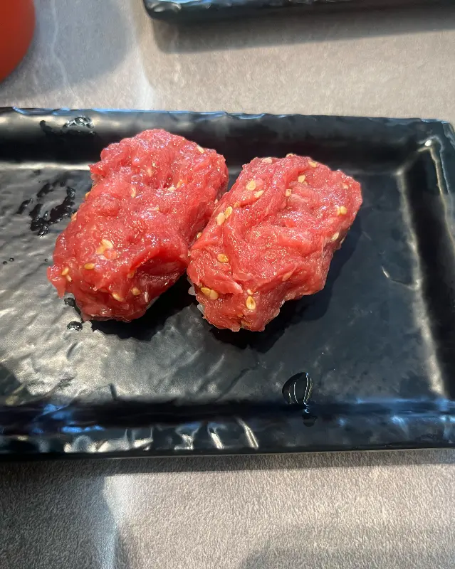 신선한 육회 초밥