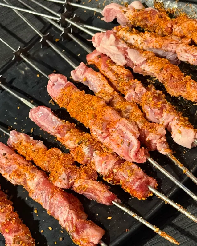 쫄깃한 면발이 인상적인 옥수수 국수