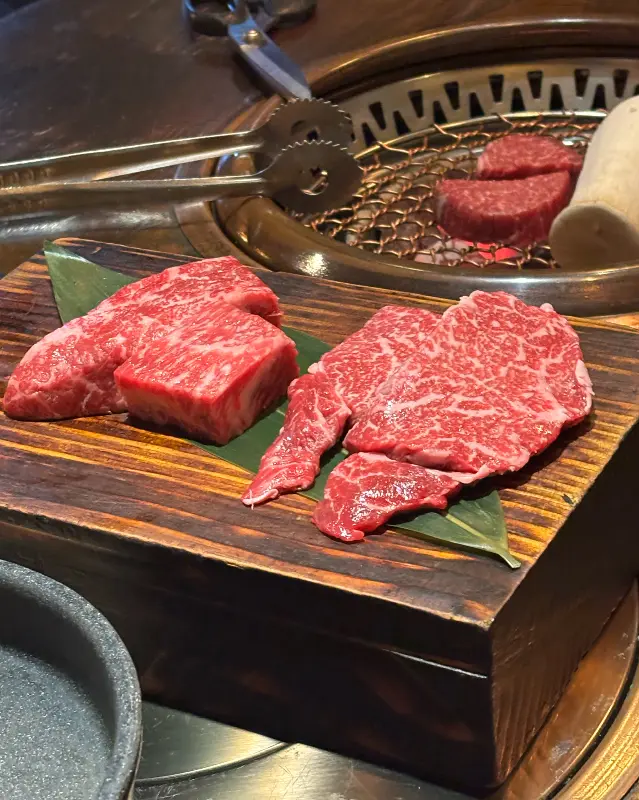 선명한 마블링이 돋보이는 특수부위 세트