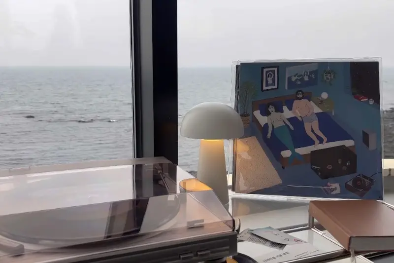 턴테이블과 바다