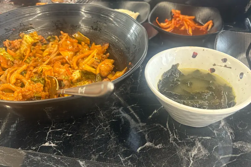 쭈꾸미 볶음과 미역국