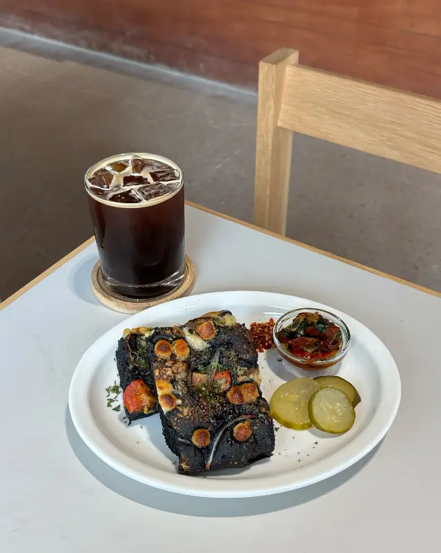 토마토 마리네이드 포카치아