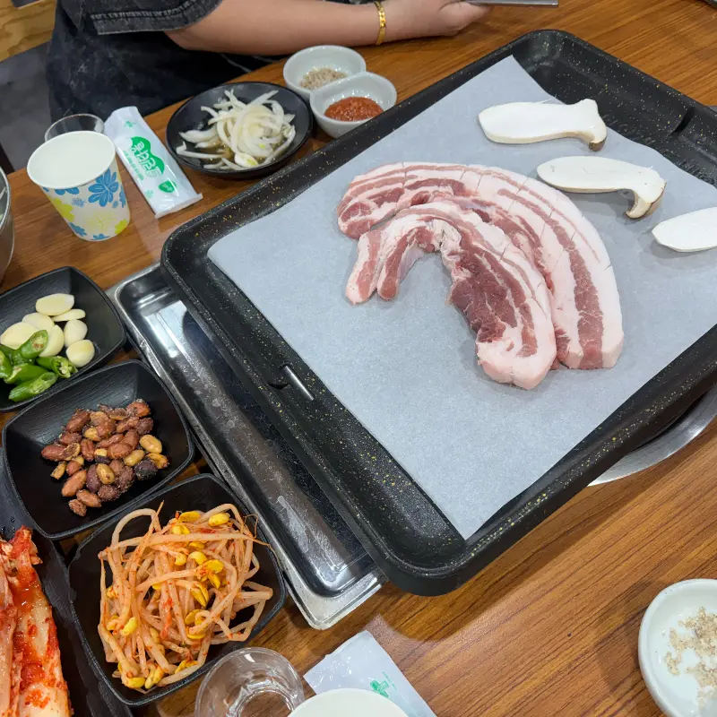 육즙 가득한 삼겹살