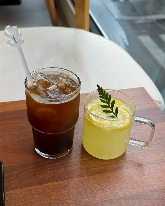 아이스 아메리카노와 레몬차
