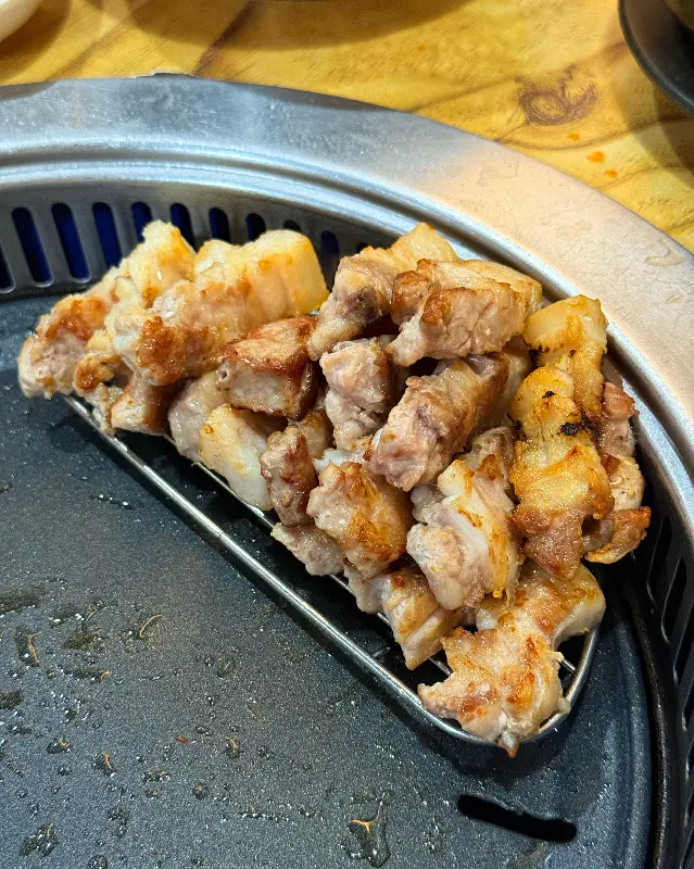 맛찬들 왕소금구이 내부