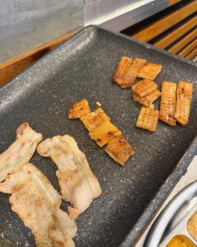 돼지 껍데기 구이