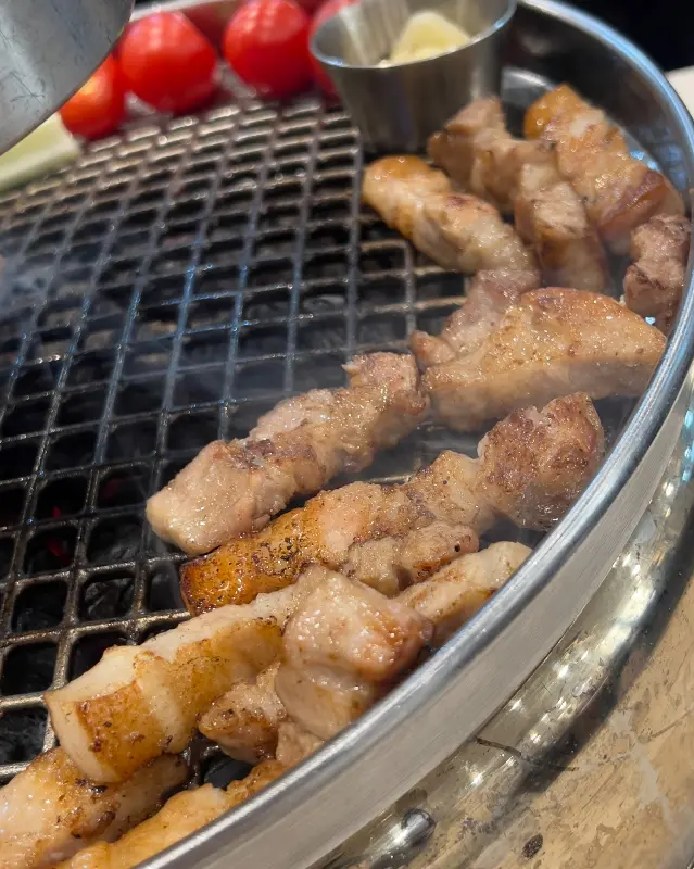 초벌된 꼬들살이 구워지는 모습