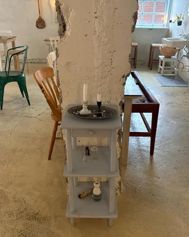 러프앤도우 내부 인테리어