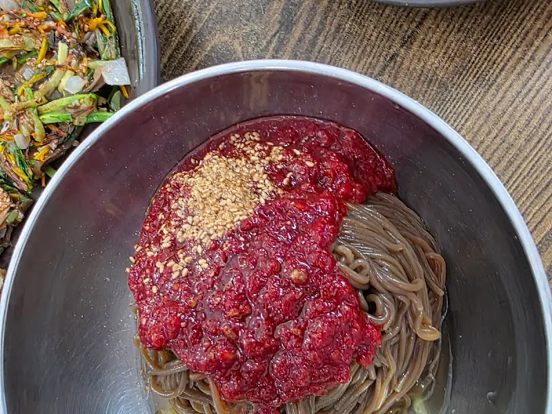 도토리 비빔 막국수