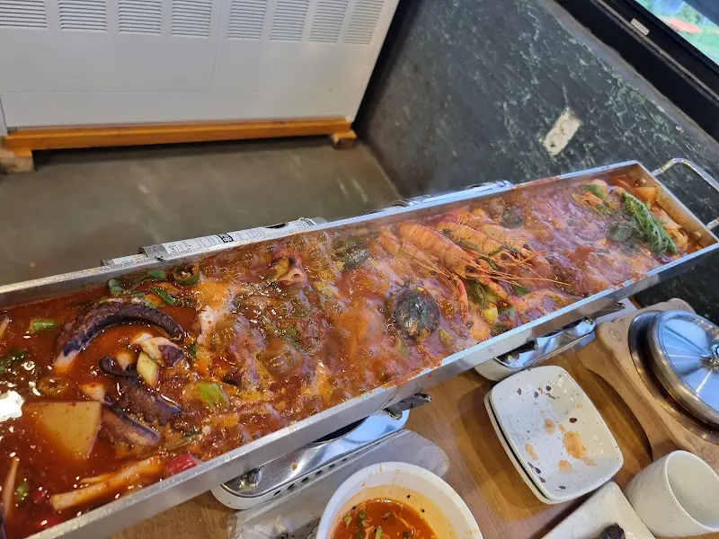 해산물이 듬뿍 들어간 갈치조림