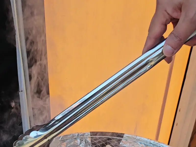 바베큐를 굽는 모습