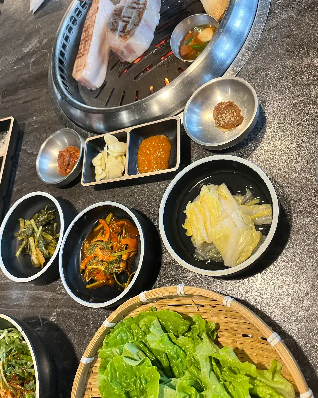 돌담흑돼지 밑반찬