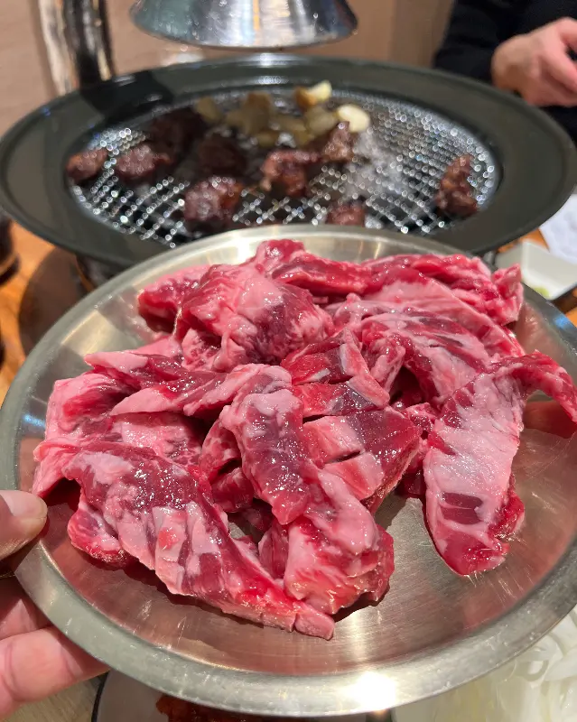 담가화로구이에서 즐거운 식사