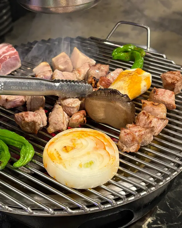 맛있게 익어가는 흑돼지