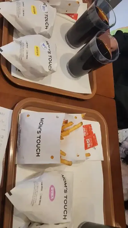 맘스터치 세트 메뉴