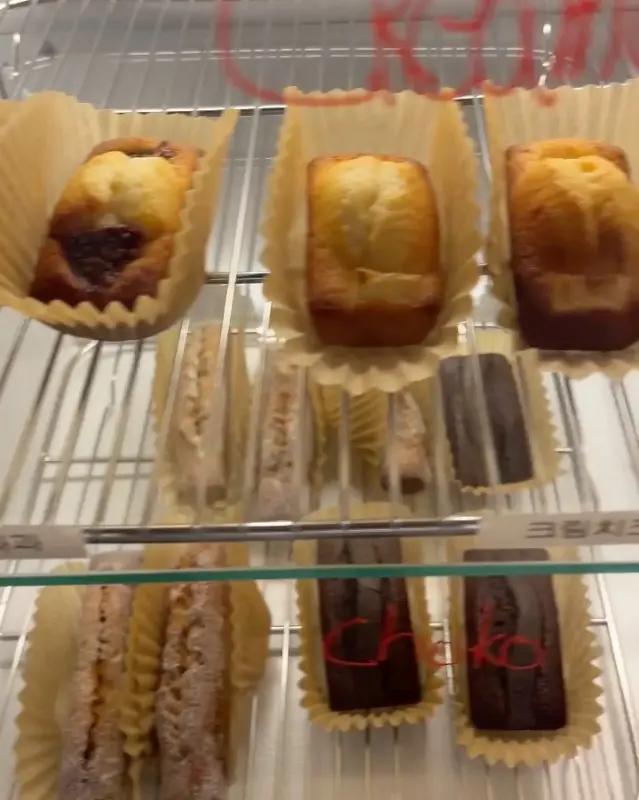 쇼케이스 안의 휘낭시에