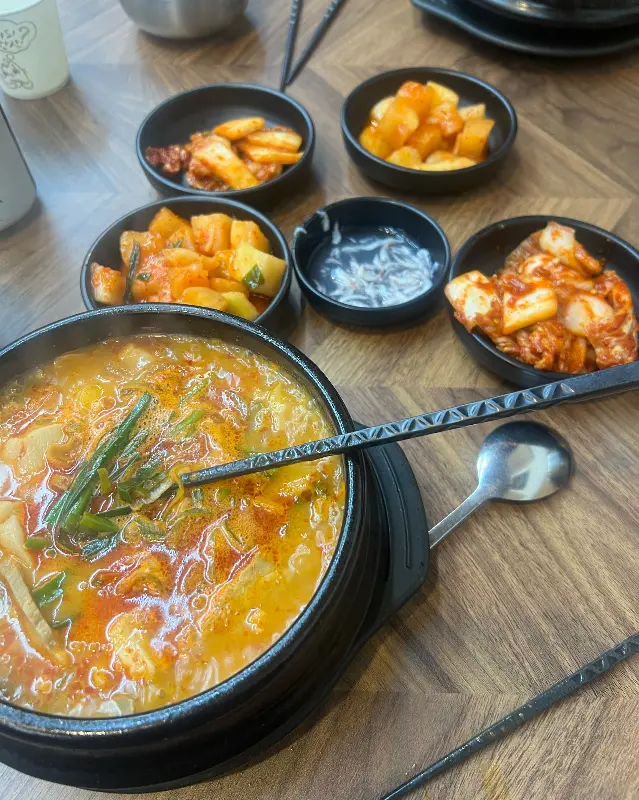 다채로운 맛을 더하는 곁들임 반찬들