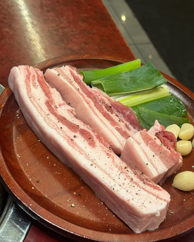 신선한 삼겹살의 자태