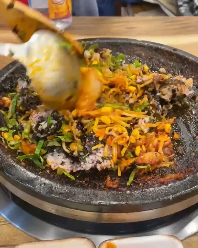 오리 주물럭의 마무리는 역시 볶음밥