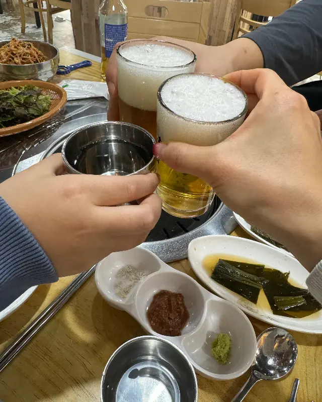 맛찬들 왕소금구이 건배
