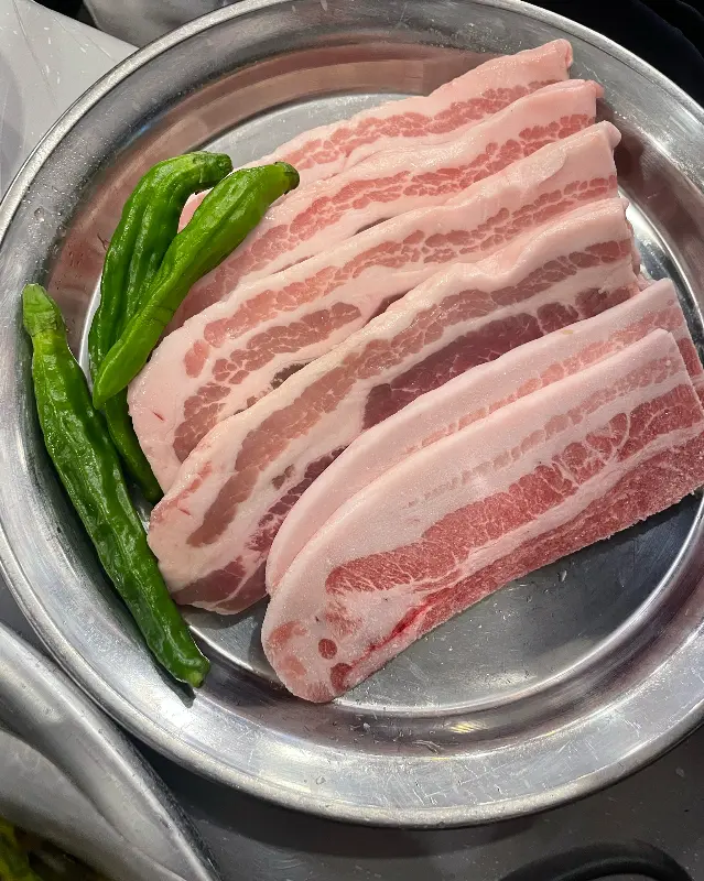 신선한 냉삼겹살