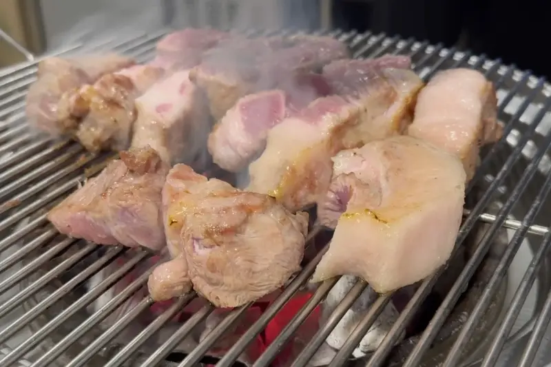 노릇하게 구워진 흑돼지