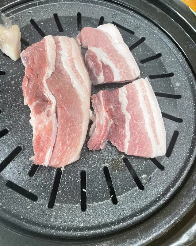 신선한 생삼겹살