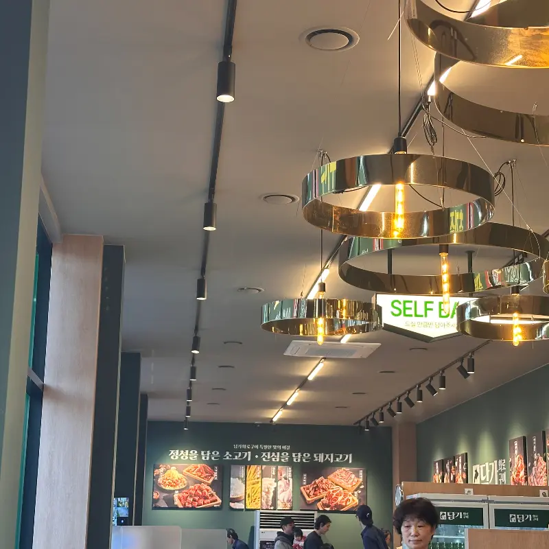 담가화로구이 내부 인테리어