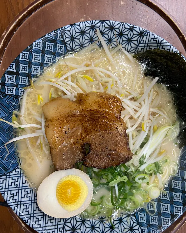 푸짐한 돈코츠 라멘