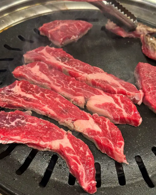 깔끔한 매장 내부